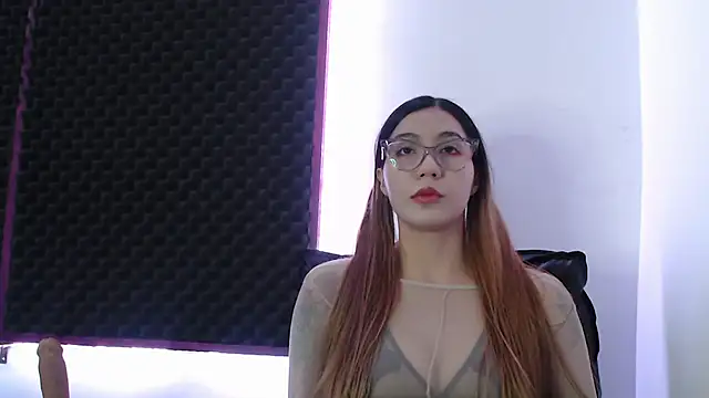 Snapshot of karlamoon23 chatting on October 16, 11:28 pm karlamoon23 online show from October 16, 11:28 pm