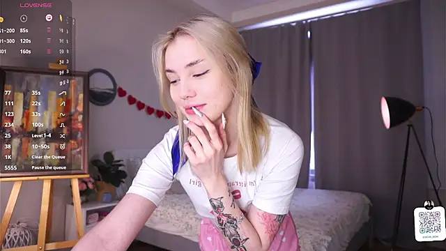 LilianBenskin online show from February 21, 6:25 am