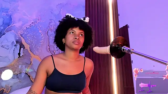 Snapshot of Lolalewis777 chatting on September 19, 8:31 pm Lolalewis777 online show from September 19, 8:31 pm