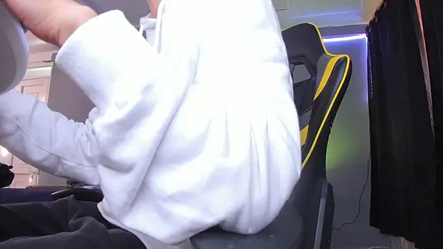 alexgiraldo   online show from October 2, 12:01 pm