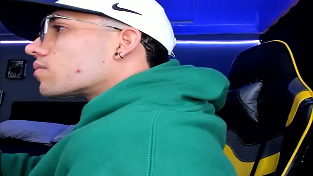 alexgiraldo   online show from October 10, 12:26 pm