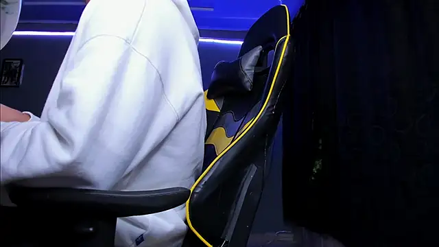 alexgiraldo   online show from October 27, 3:21 am