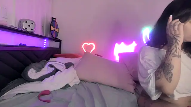 torithequeen online show from May 15, 2:57 pm