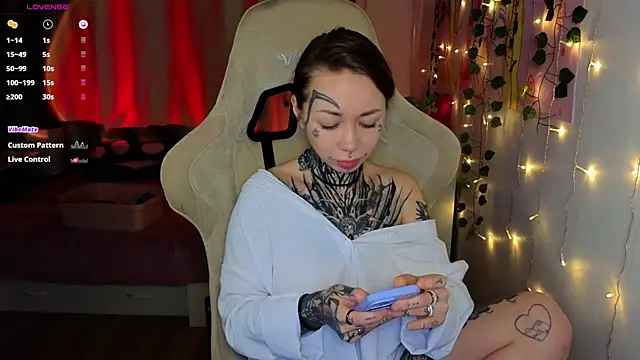 bunnykellyyy online show from February 20, 7:03 pm