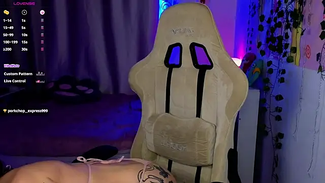 bunnykellyyy online show from March 6, 6:59 pm