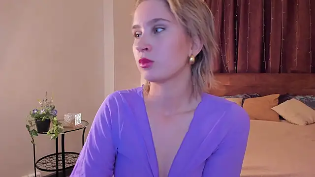 odelynbrower online show from November 18, 12:27 am