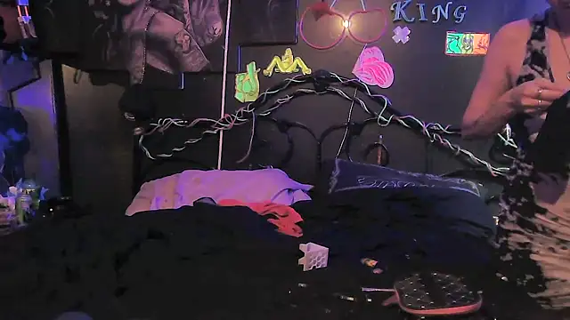 Snapshot of Splash_Queen420 chatting on March 16, 2:39 am Splash Queen420 online show from March 16, 2:39 am