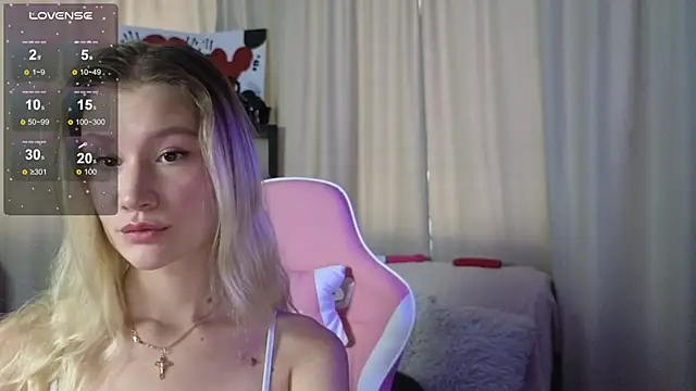 Snapshot of _Anna_Nolan_ chatting on October 24, 6:10 am Anna Nolan online show from October 24, 6:10 am