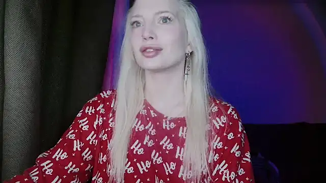 Snapshot of SpaceMarsi chatting on April 15, 10:21 pm SpaceMarsi online show from April 15, 10:21 pm