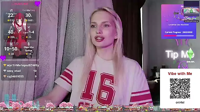 Snapshot of SpaceMarsi chatting on May 19, 1:56 am SpaceMarsi online show from May 19, 1:56 am