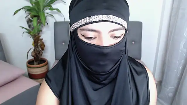 jade nassar online show from October 6, 7:22 pm