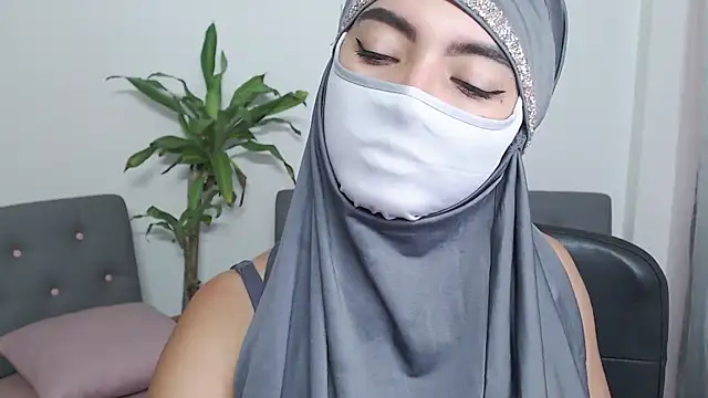 jade nassar online show from November 10, 6:29 pm