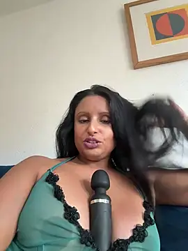 Snapshot of Angelaarayexx chatting on September 17, 9:55 am Angelaarayexx online show from September 17, 9:55 am