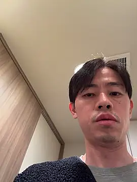 Snapshot of iiiviviii chatting on December 5, 4:36 pm iiiviviii online show from December 5, 4:36 pm