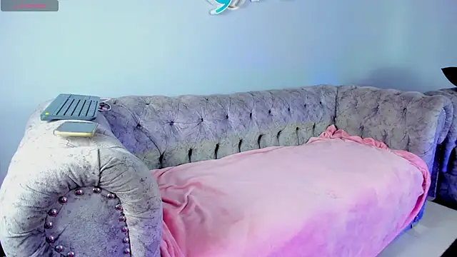 AriaGreenn online show from September 18, 1:02 pm