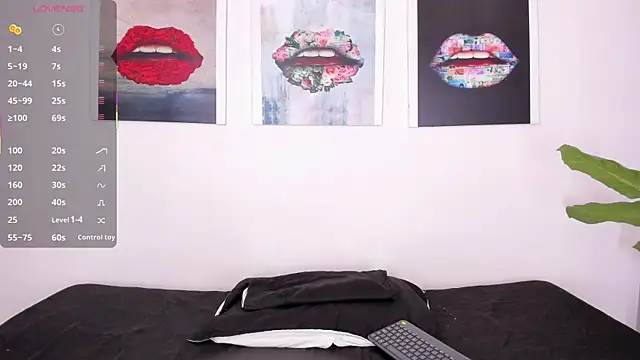 Snapshot of Monika-Ruiz chatting on October 15, 6:08 pm Monika-Ruiz online show from October 15, 6:08 pm