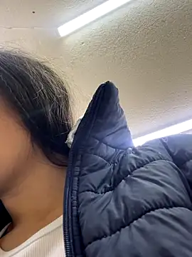 Alyha Cortes online show from November 6, 1:23 pm