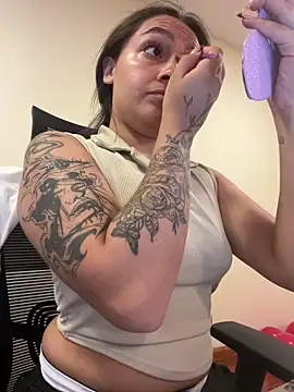 Alyha Cortes online show from May 11, 4:04 pm