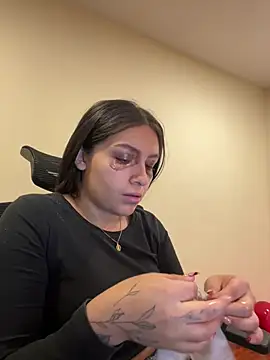 Alyha Cortes online show from May 22, 1:28 pm