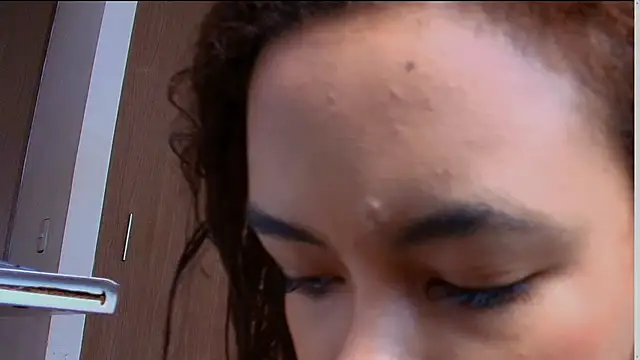 Snapshot of karol_dl chatting on October 16, 12:28 pm karol dl online show from October 16, 12:28 pm