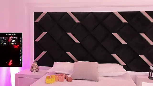 ValeskaZuev1 online show from September 22, 6:54 pm