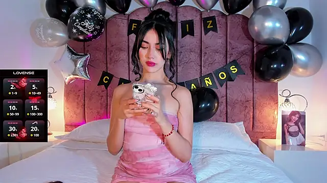 ValeskaZuev1 online show from September 29, 8:13 pm