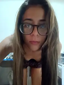 vivizinha27 online show from May 12, 9:45 pm