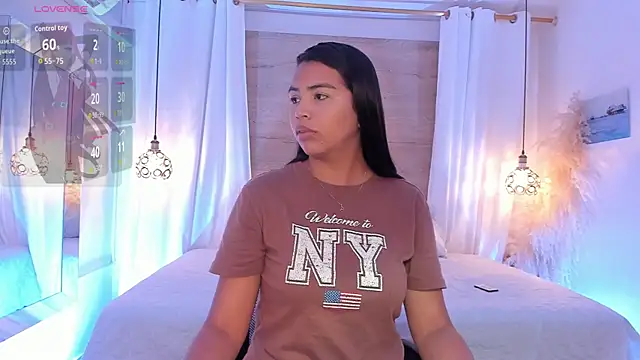 Snapshot of Artemisa08 chatting on March 3, 3:34 am Artemisa08 online show from March 3, 3:34 am