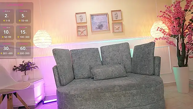 Snapshot of LoonaNyx chatting on September 18, 11:34 am LoonaNyx online show from September 18, 11:34 am