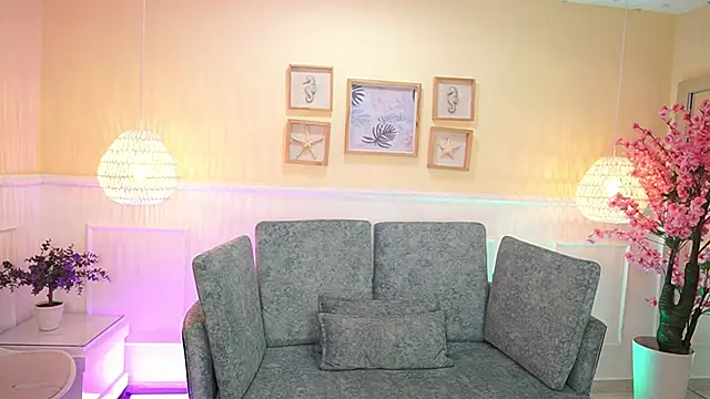 Snapshot of LoonaNyx chatting on September 19, 11:33 am LoonaNyx online show from September 19, 11:33 am