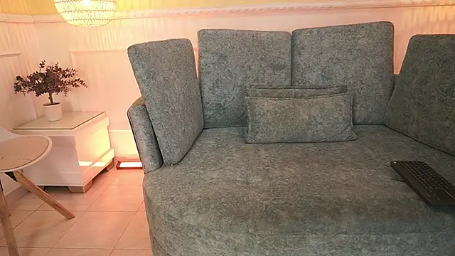 Snapshot of LoonaNyx chatting on September 29, 11:37 am LoonaNyx online show from September 29, 11:37 am