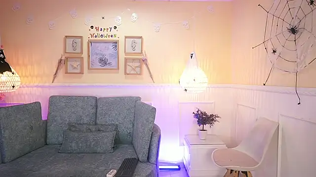 Snapshot of LoonaNyx chatting on October 16, 11:33 am LoonaNyx online show from October 16, 11:33 am