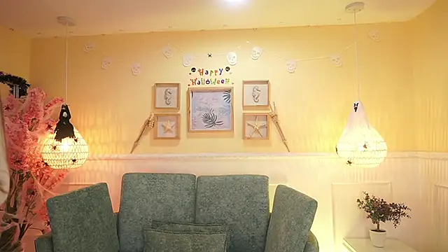 Snapshot of LoonaNyx chatting on October 21, 11:33 am LoonaNyx online show from October 21, 11:33 am