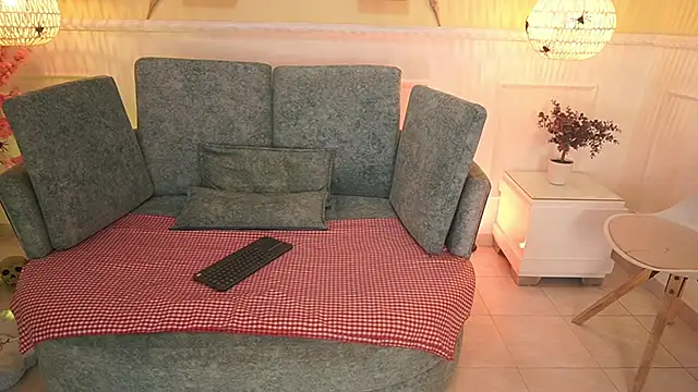 Snapshot of LoonaNyx chatting on October 23, 11:42 am LoonaNyx online show from October 23, 11:42 am