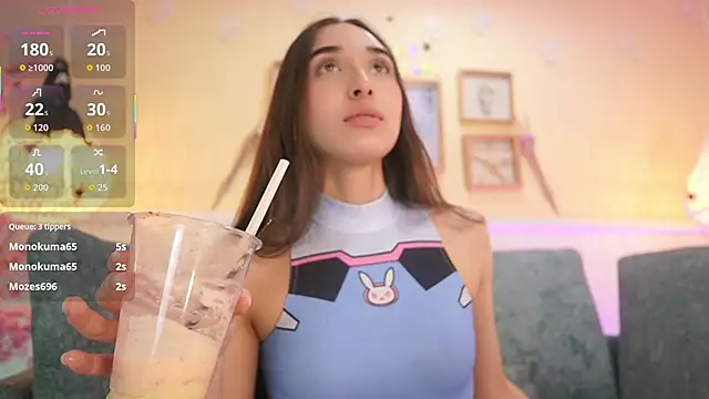 Snapshot of LoonaNyx chatting on October 28, 11:40 pm LoonaNyx online show from October 28, 11:40 pm