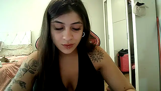 Becca B online show from December 22, 7:44 pm