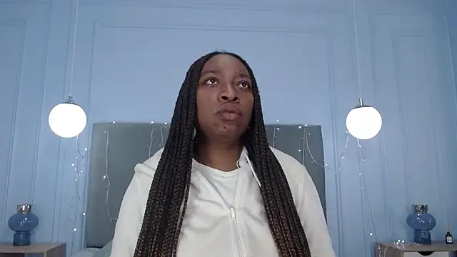 Snapshot of NatashaSilver chatting on September 18, 2:30 pm NatashaSilver online show from September 18, 2:30 pm