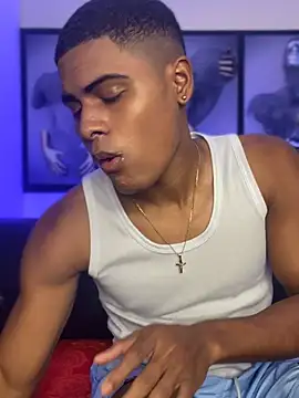 Snapshot of Nick_Jackson_ chatting on April 12, 9:20 pm Nick Jackson online show from April 12, 9:20 pm