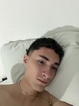 Snapshot of ritchie_alameda chatting on September 16, 12:11 am ritchie alameda online show from September 16, 12:11 am