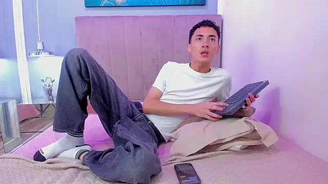 Snapshot of ritchie_alameda chatting on September 26, 11:36 am ritchie alameda online show from September 26, 11:36 am