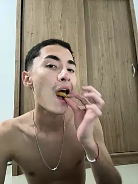 Snapshot of ritchie_alameda chatting on October 3, 2:30 am ritchie alameda online show from October 3, 2:30 am