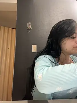 Emily Rivers  online show from November 4, 1:10 pm