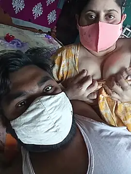 Snapshot of indiancouple659 chatting on March 3, 6:41 am indiancouple659 online show from March 3, 6:41 am