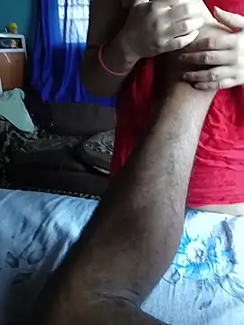 Snapshot of indiancouple659 chatting on April 1, 6:25 am indiancouple659 online show from April 1, 6:25 am