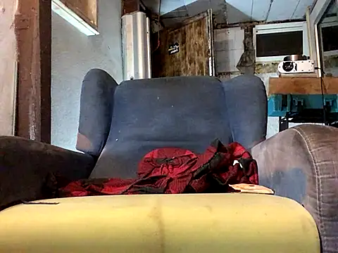 Snapshot of lovehairymature90 chatting on September 19, 7:25 pm lovehairymature90 online show from September 19, 7:25 pm