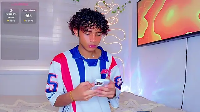 Aaron Wiinter online show from April 10, 9:19 pm