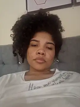 Snapshot of madelene chatting on December 26, 5:04 am madelene online show from December 26, 5:04 am