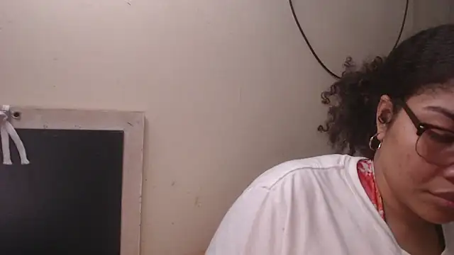 Snapshot of madelene chatting on January 31, 11:13 pm madelene online show from January 31, 11:13 pm