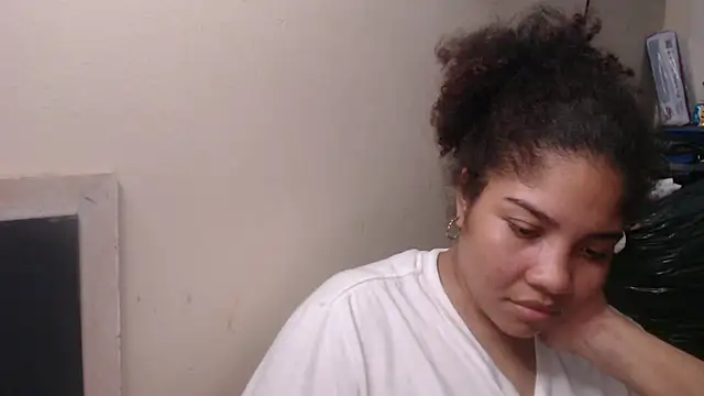 Snapshot of madelene chatting on March 6, 4:30 am madelene online show from March 6, 4:30 am