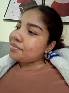 Snapshot of madelene chatting on March 7, 1:31 am madelene online show from March 7, 1:31 am